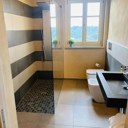 Cascina Bricco San Pietro Bed & Wine 4* モンフォルテ・ダルバ