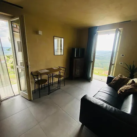 Cascina Bricco San Pietro Bed & Wine شقة فندقية