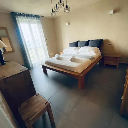 Ξενοδοχείο με διαμερίσματα Cascina Bricco San Pietro Bed & Wine