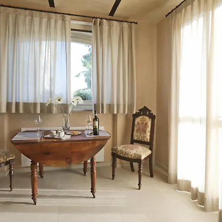 Cascina Bricco San Pietro Bed & Wine شقة فندقية Monforte dʼAlba