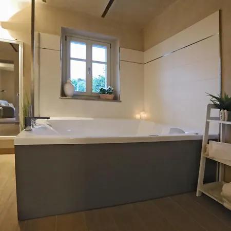 Cascina Bricco San Pietro Bed & Wine شقة فندقية Monforte dʼAlba