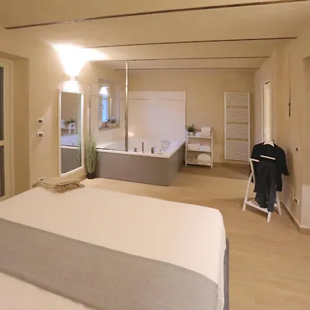 شقة فندقية Cascina Bricco San Pietro Bed & Wine 4*