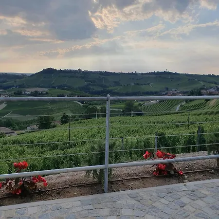 Cascina Bricco San Pietro Bed & Wine アパートホテル