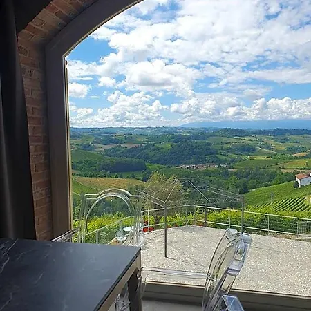 Ξενοδοχείο με διαμερίσματα Cascina Bricco San Pietro Bed & Wine Monforte dʼAlba