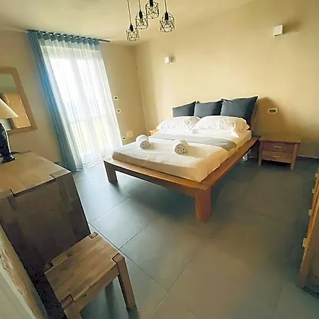 Ξενοδοχείο με διαμερίσματα Cascina Bricco San Pietro Bed & Wine Monforte dʼAlba