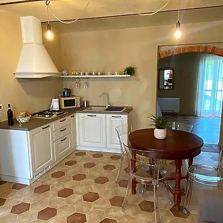Cascina Bricco San Pietro Bed & Wine Ξενοδοχείο με διαμερίσματα 4*