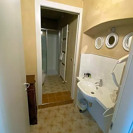 Ξενοδοχείο με διαμερίσματα Cascina Bricco San Pietro Bed & Wine 4*