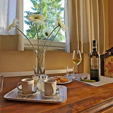 Cascina Bricco San Pietro Bed & Wine 4* Monforte dʼAlba