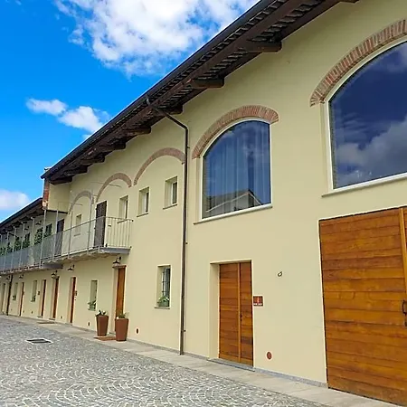 Cascina Bricco San Pietro Bed & Wine 4* Monforte dʼAlba