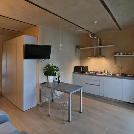 アパートホテル Cascina Bricco San Pietro Bed & Wine 4*