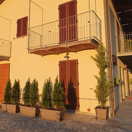 Cascina Bricco San Pietro Bed & Wine アパートホテル