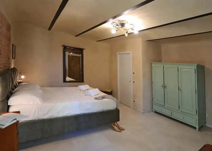 Cascina Bricco San Pietro Bed & Wine 4* Monforte dʼAlba