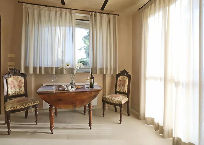 Cascina Bricco San Pietro Bed & Wine Aparthotel Monforte dʼAlba