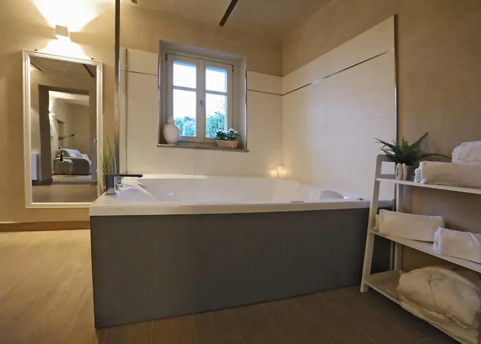 Cascina Bricco San Pietro Bed & Wine Aparthotel Monforte dʼAlba